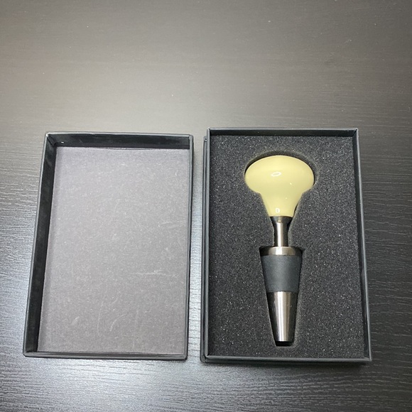 Mercedes Benz Wine Stopper in Shift Knob Style | Cream - Picture 4 of 9